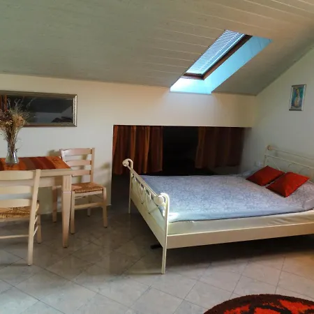 Apartmani Crikvenica 30101 - Pepa Apartment *